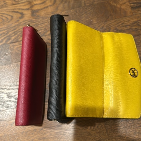YOU GET 3 Michael Kors Long Wallet Set of 3 Blk, yellow & red like new - Picture 15 of 17